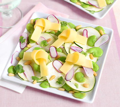 Recette de Salade courgettes fèves radis et emmental