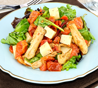 Recette de Salade de poulet, Emmental et ses légumes du soleil