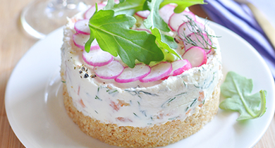 Cheese-cake au saumon fumé et roquette