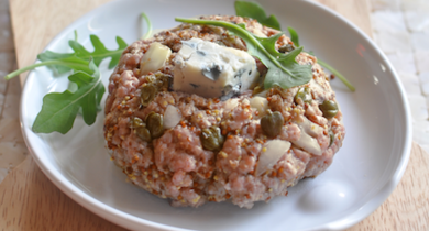 Steak tartare grillé au Roquefort Société