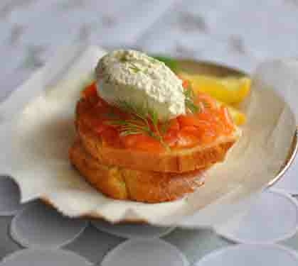 Toast Au Saumon Fume Et Creme A L Aneth Envie De Bien Manger