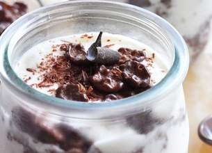 Le yaourt nature, nos idées de recettes pour l'intégrer en cuisine dans un  gratin, un potage ou un dessert